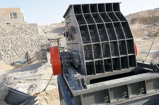 寧夏太陽山時(shí)產(chǎn)200噸花崗巖破碎生產(chǎn)線 寧夏太陽山時(shí)產(chǎn)200噸花崗巖破碎生產(chǎn)線