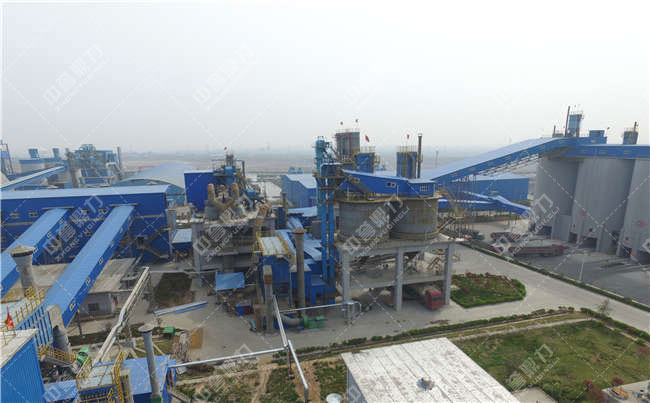 智能制砂生產(chǎn)線密閉封裝除塵現(xiàn)場圖