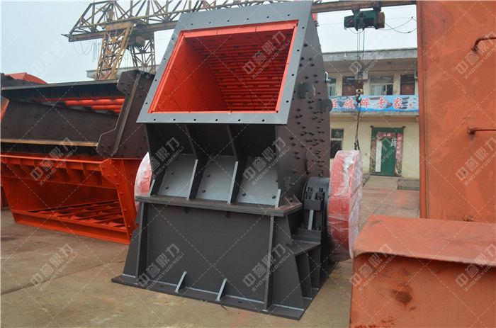 礦山錘式碎石機(jī)